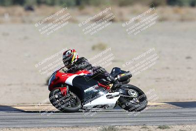 media/Nov-16-2025-Race Pace (Sun) [[8c5fa54630]]/Non Verified Riders (1st 20 Minutes)/4-Turn 16 (1116am)/